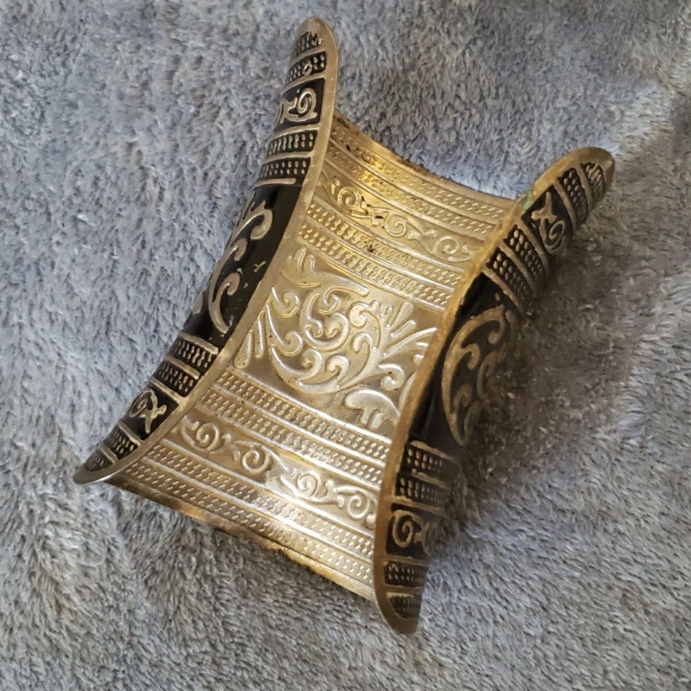 Metal Cuff - Picture 2 of 5